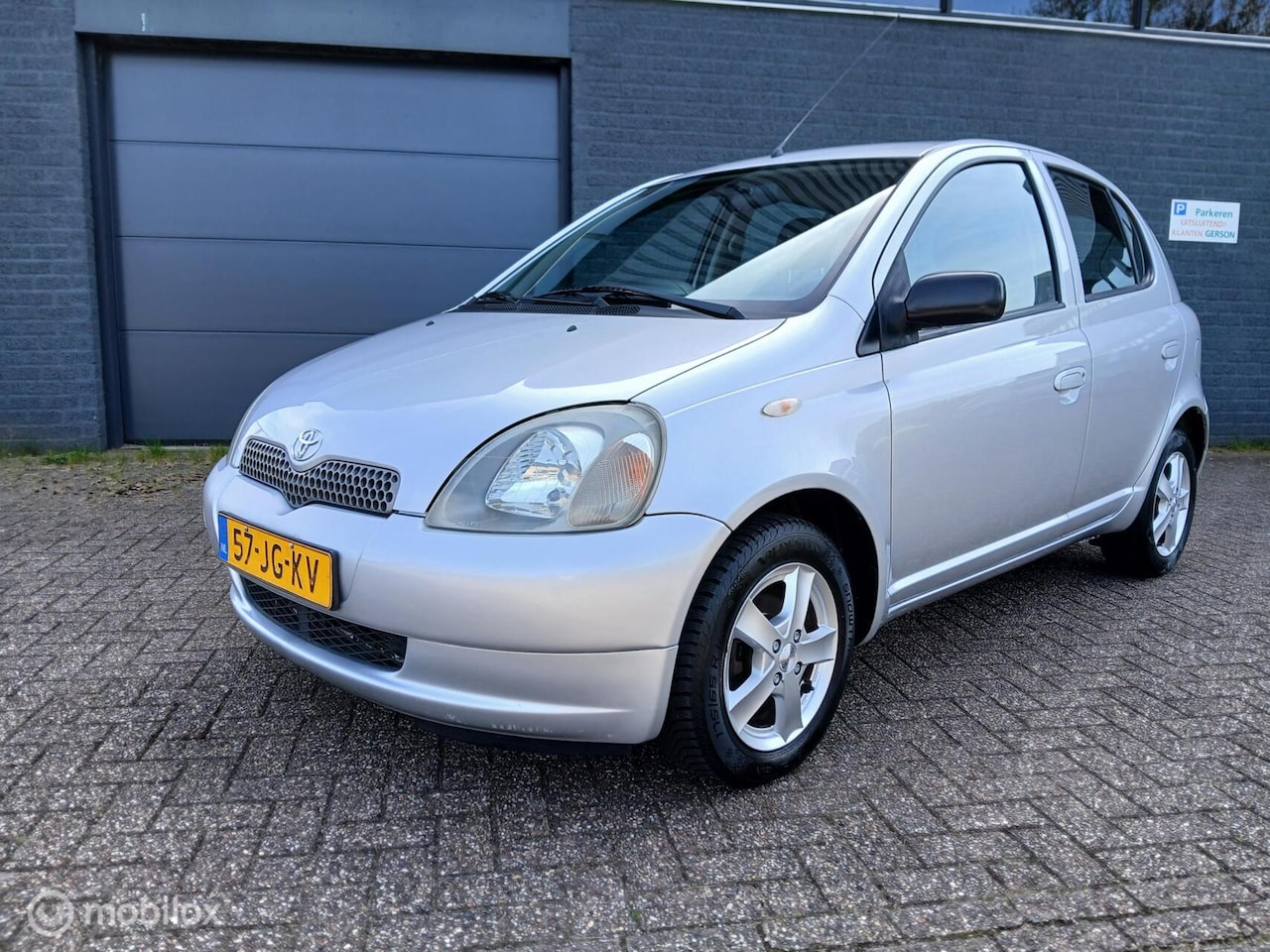Toyota Yaris - 1.3-16V VVT-i 5-Deurs/Airco/Apk 03-'27 - AutoWereld.nl