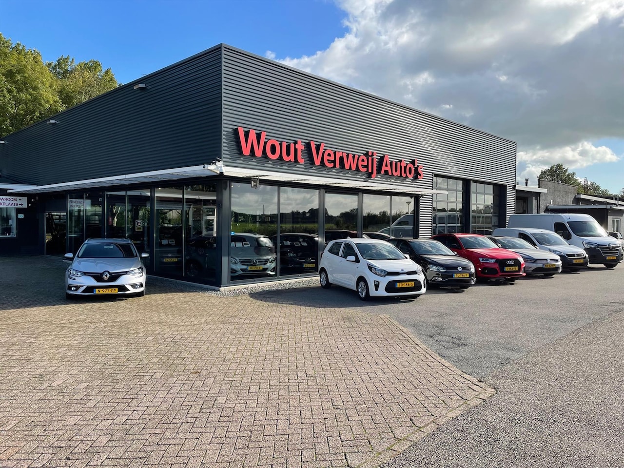 Hyundai IONIQ - EV 120 pk Aut. Premium schuifdak/leer/mem/adapt. cruise - AutoWereld.nl