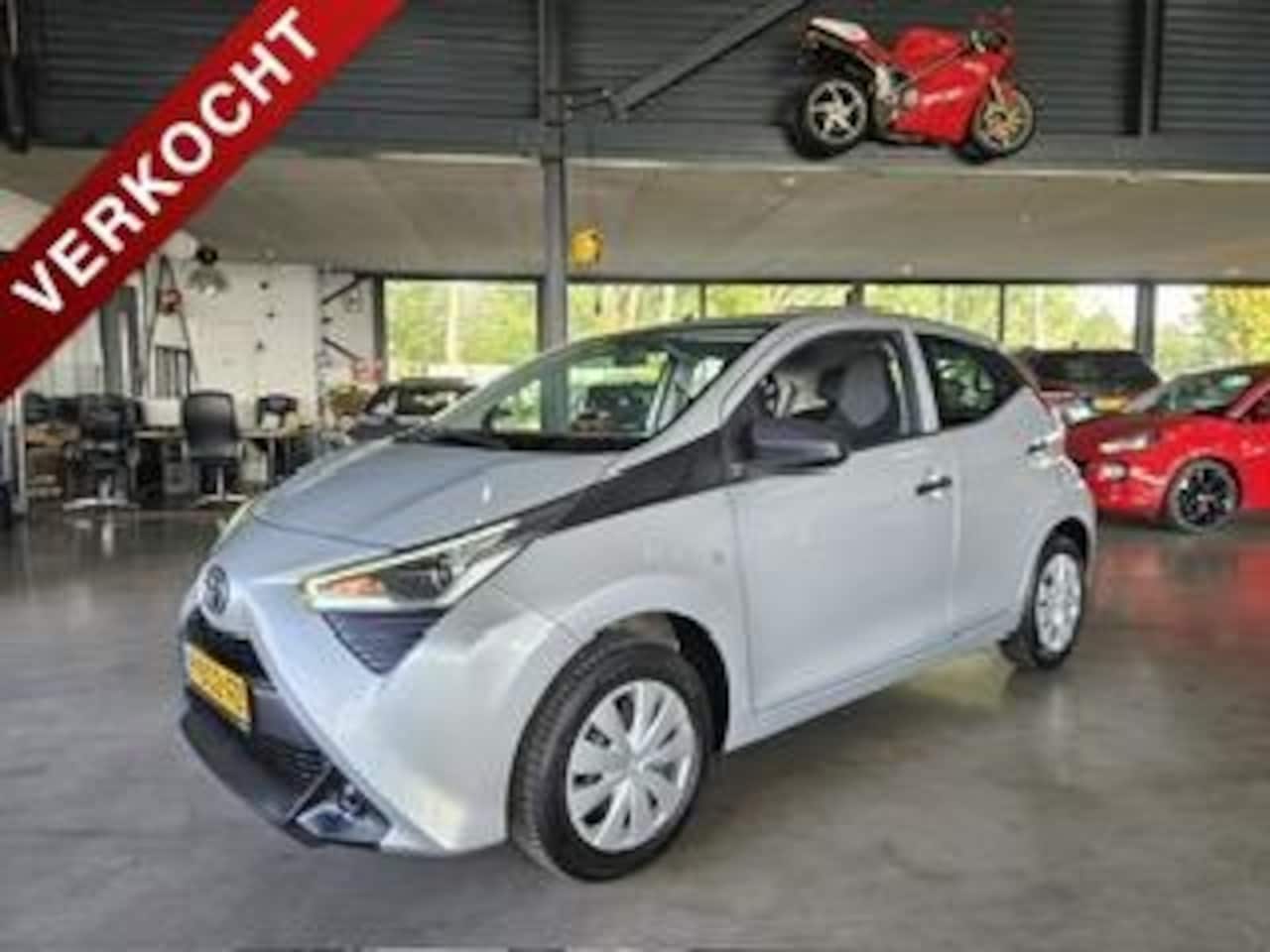 Toyota Aygo - 1.0 VVT-i 72pk 5D Carplay/Navigatie/airco - AutoWereld.nl