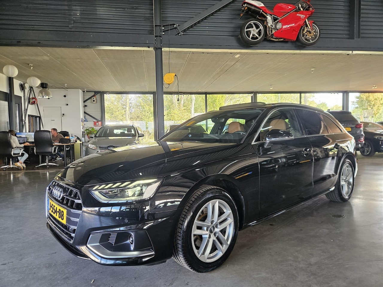 Audi A4 Avant - 35 TFSI 150pk S tronic Launch Edition Business - AutoWereld.nl