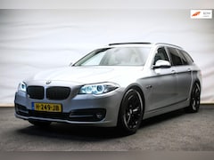 BMW 5-serie Touring - 520d High Executive Automaat [ Panoramadak Luchtvering Bi-Xenon Trekhaak Leder Sportstoele