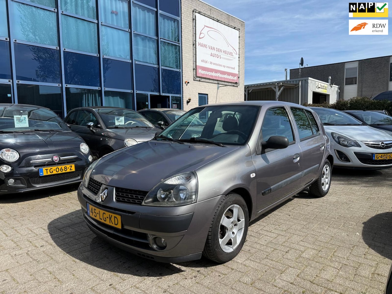 Renault Clio - 1.2-16V Expression 1.2-16V Expression 5-drs, APK 02/27! - AutoWereld.nl