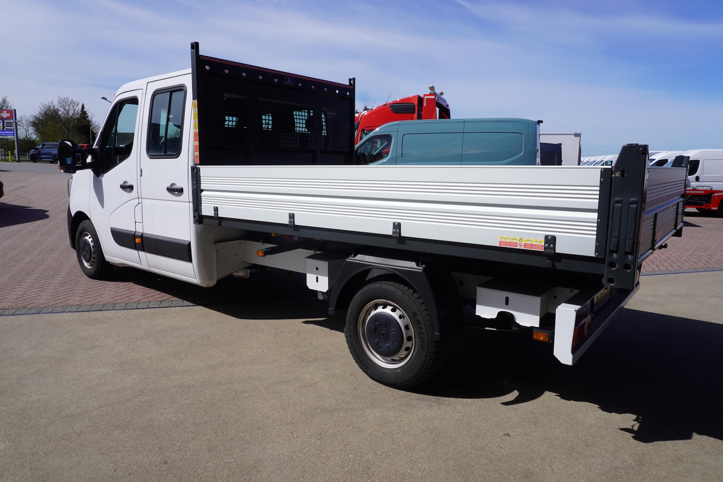 Renault Master - T35 2.3 dCi 165PK EL Dubbelcabine Pick-up Kipper Airco | Cruise | All season banden - AutoWereld.nl