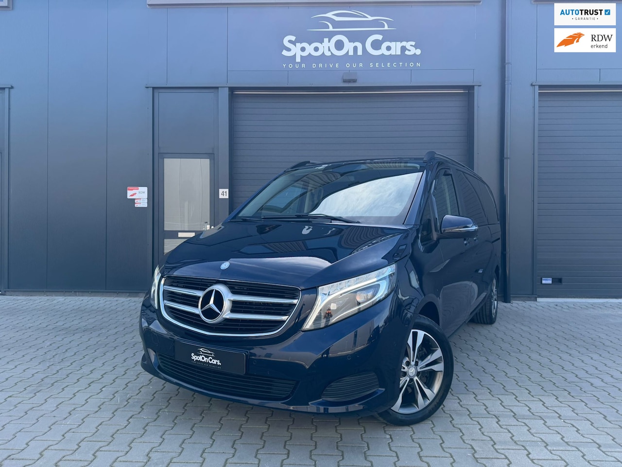 Mercedes-Benz V-klasse - 250d Lang Avantgarde Automaat 7-Pers Trekhaak - AutoWereld.nl