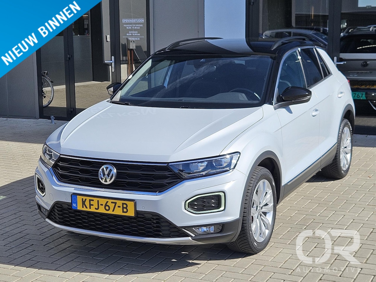 Volkswagen T-Roc - 1.5 TSI Sport Plus Two Tone Automaat Carplay - AutoWereld.nl