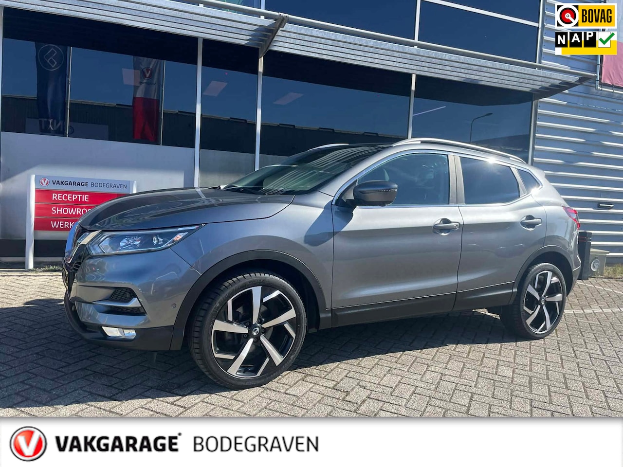 Nissan Qashqai - 1.2 Tekna + / panoramadak / stoelverwarming / Bose - AutoWereld.nl