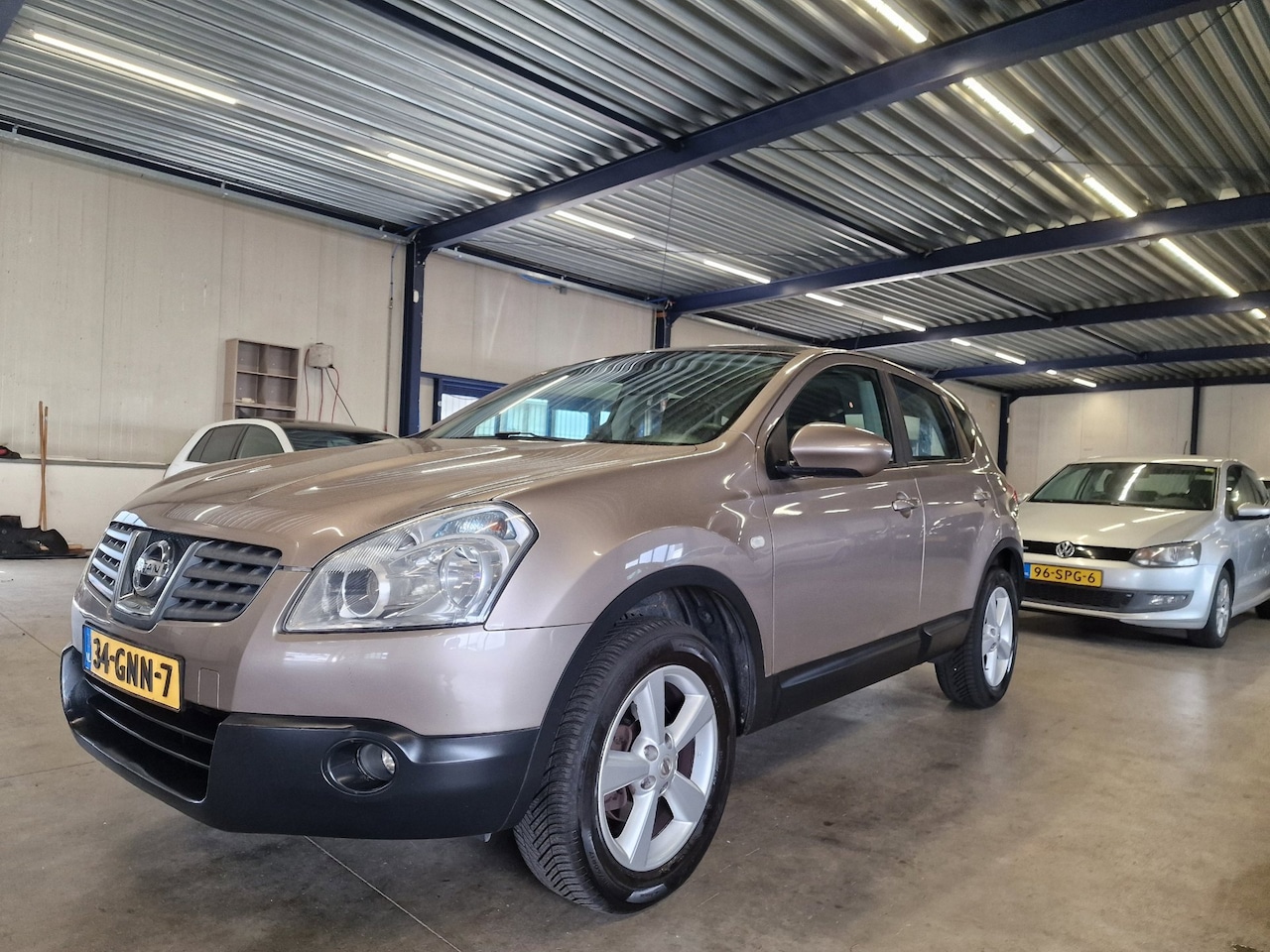 Nissan Qashqai - 2.0 Tekna AUT PANO CARPLAY NAVI CRUISE 2 X SLEUTELS - AutoWereld.nl