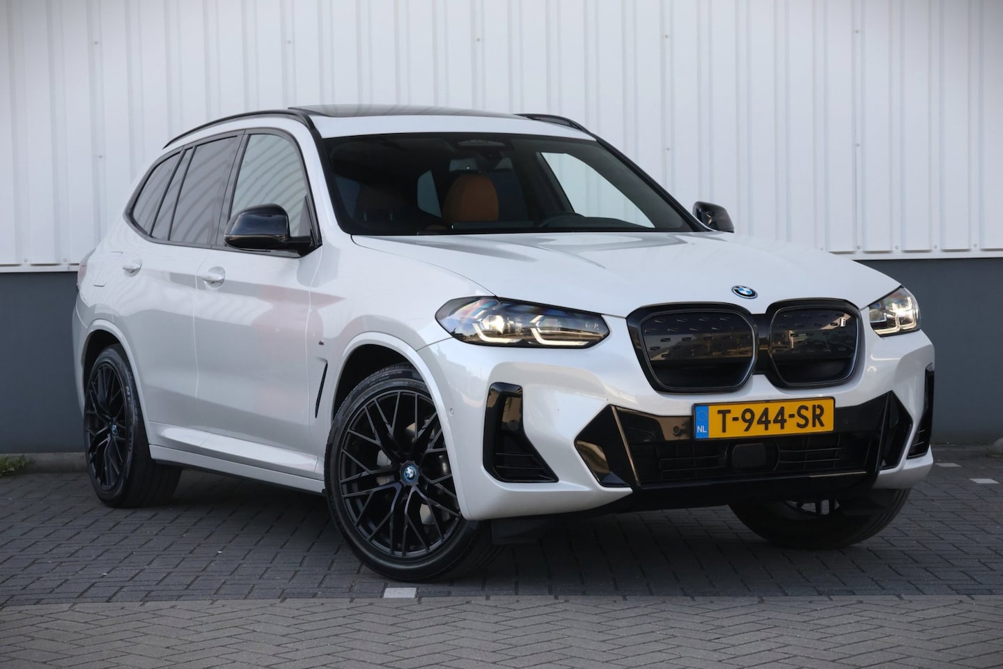 BMW iX3 - M-SPORT | 100% SOH | WAANZINNGE UITVOERING! - AutoWereld.nl