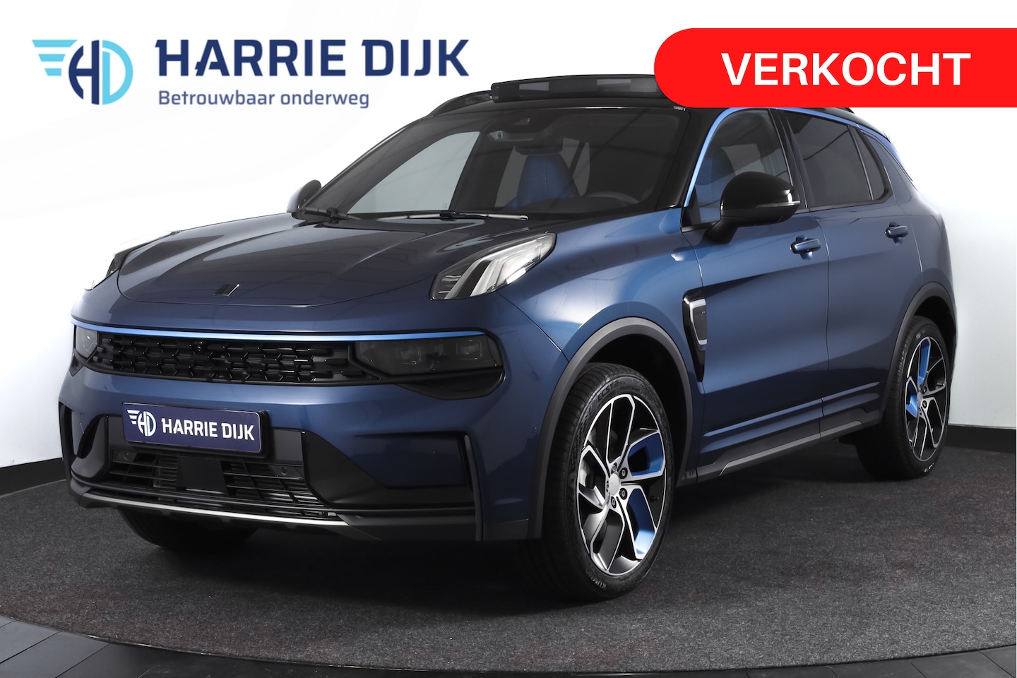 Lynk & Co 01 - 1.5 PHEV 261PK MY23 | Donkere hemel | 360 Camera | 7.4 kWh boordlader | S/K-panodak | Adap - AutoWereld.nl