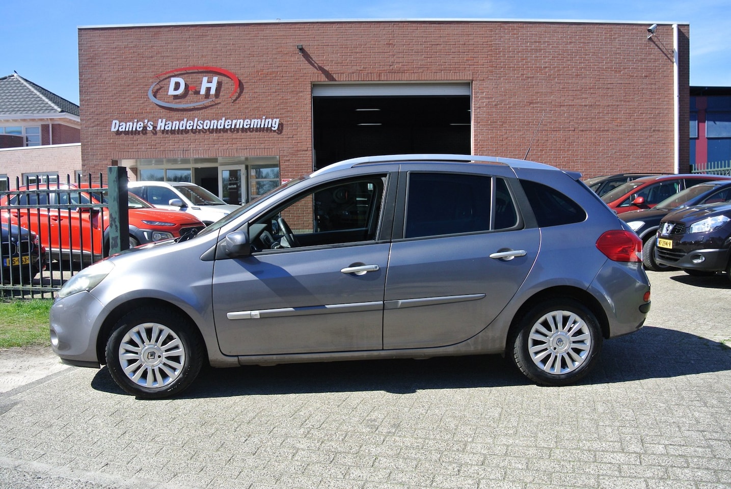 Renault Clio Estate - 1.2 TCE Collection airco apk 29-12-2026 inruil mogelijk nap - AutoWereld.nl