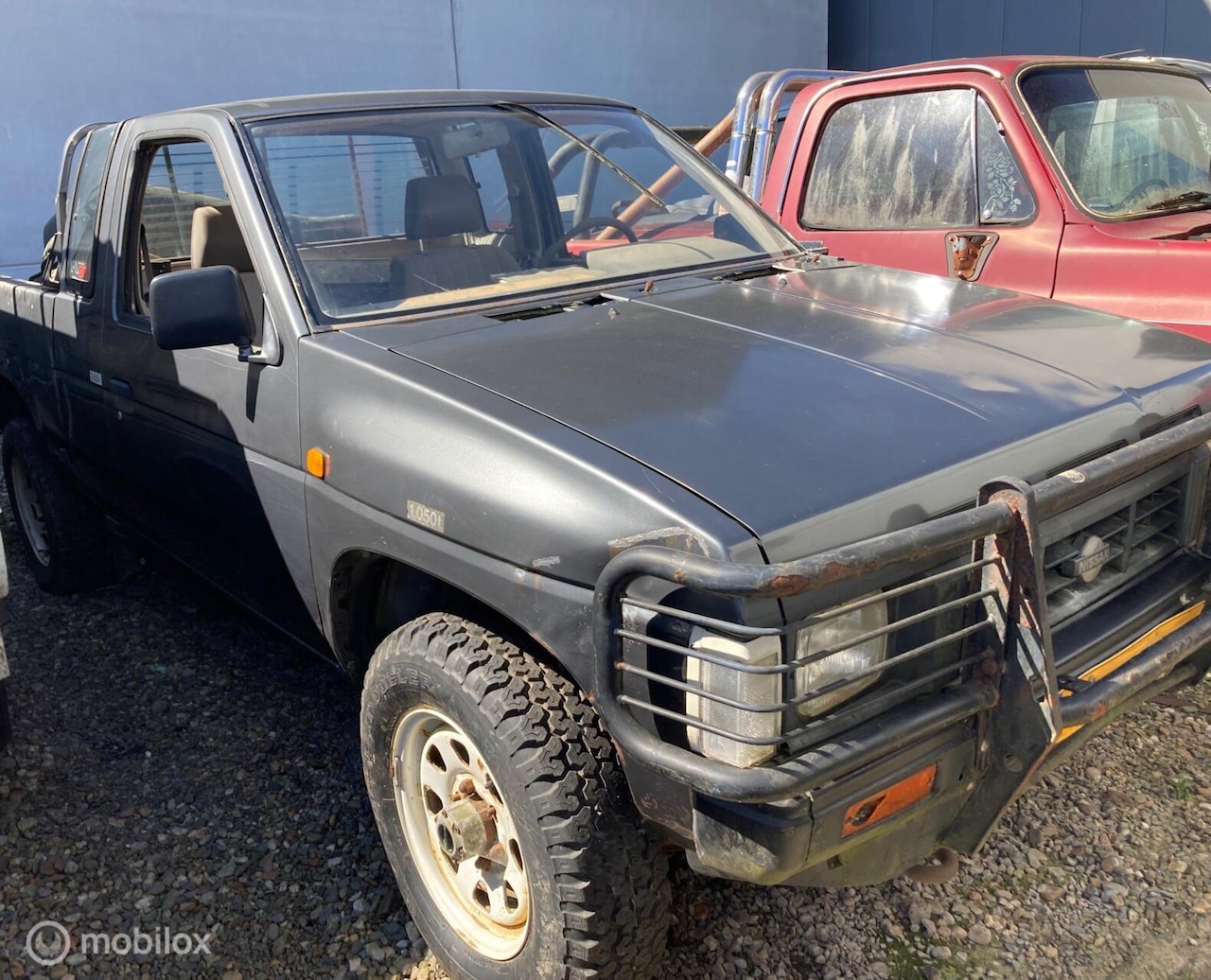 Nissan King Cab - 2.4 B / LPG 4 WD HOBBYPROJEKT / ONDERDELEN - AutoWereld.nl