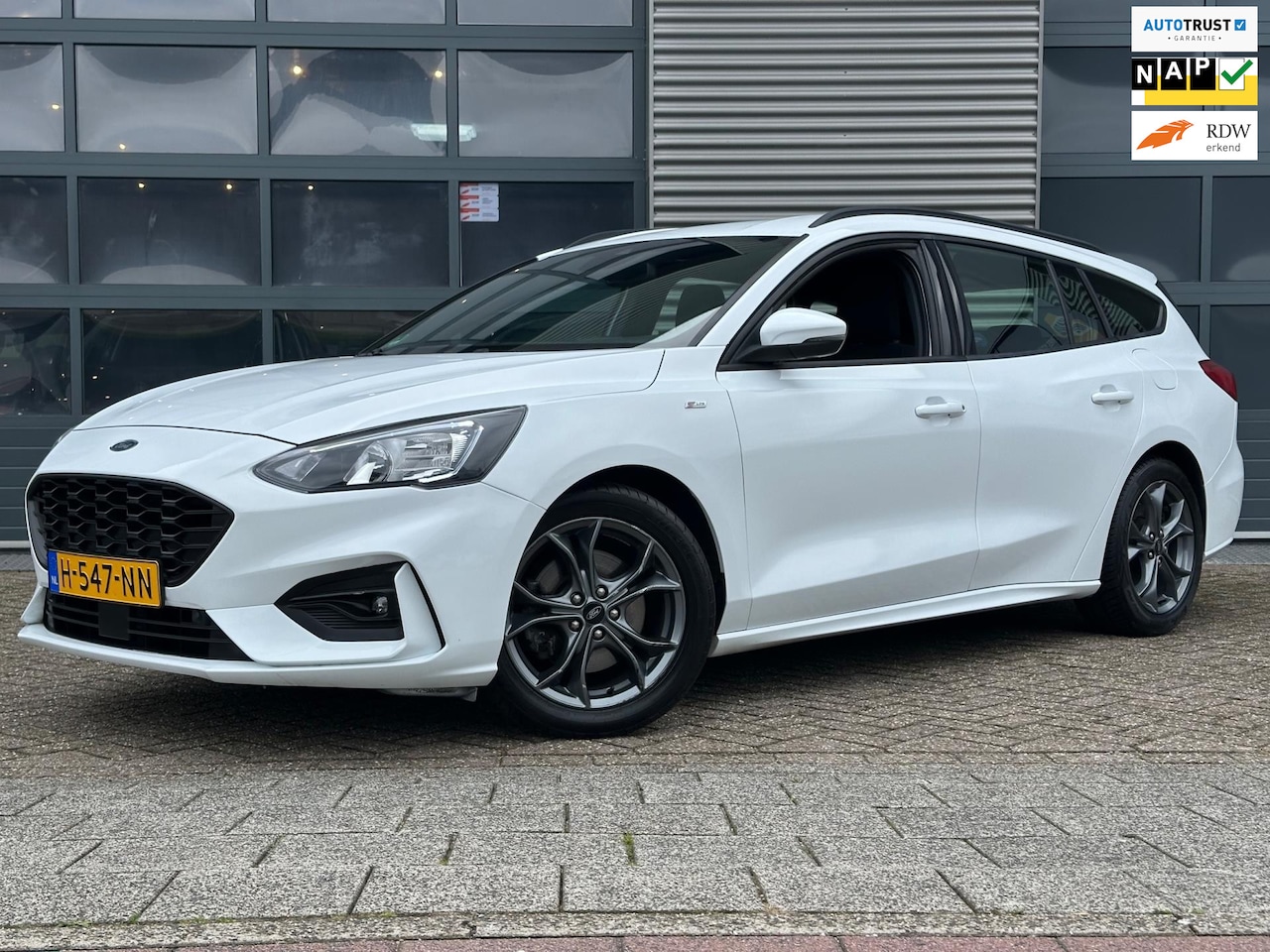 Ford Focus Wagon - 1.0 EcoBoost ST Line Business | CRUISECR | Navi | CarPlay | PDC - AutoWereld.nl