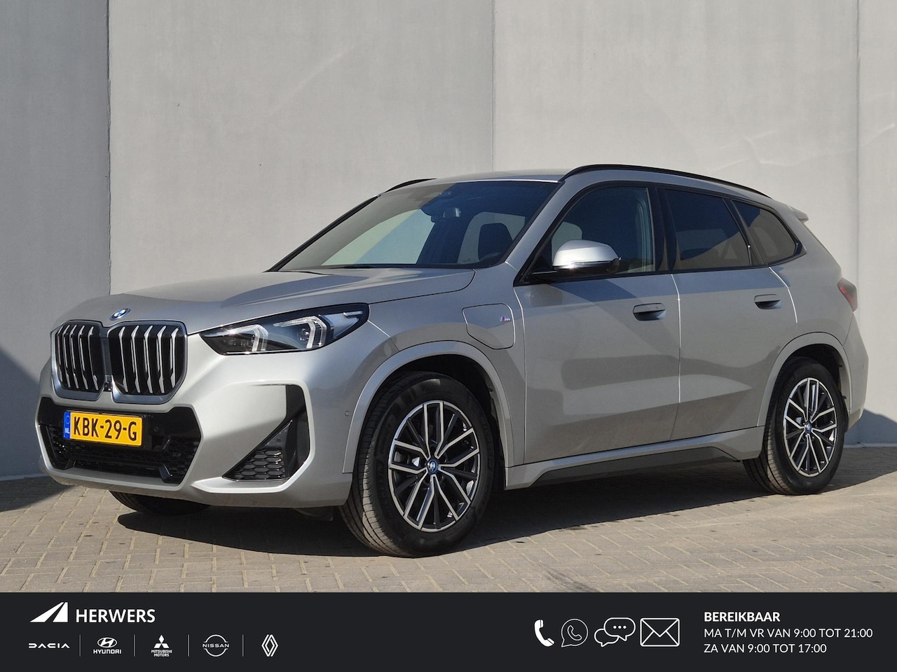 BMW X1 - xDrive25e M-Sport / Accu SOH 93,97% / Elektrische wegklapbare trekhaak / Dealer onderhoude - AutoWereld.nl