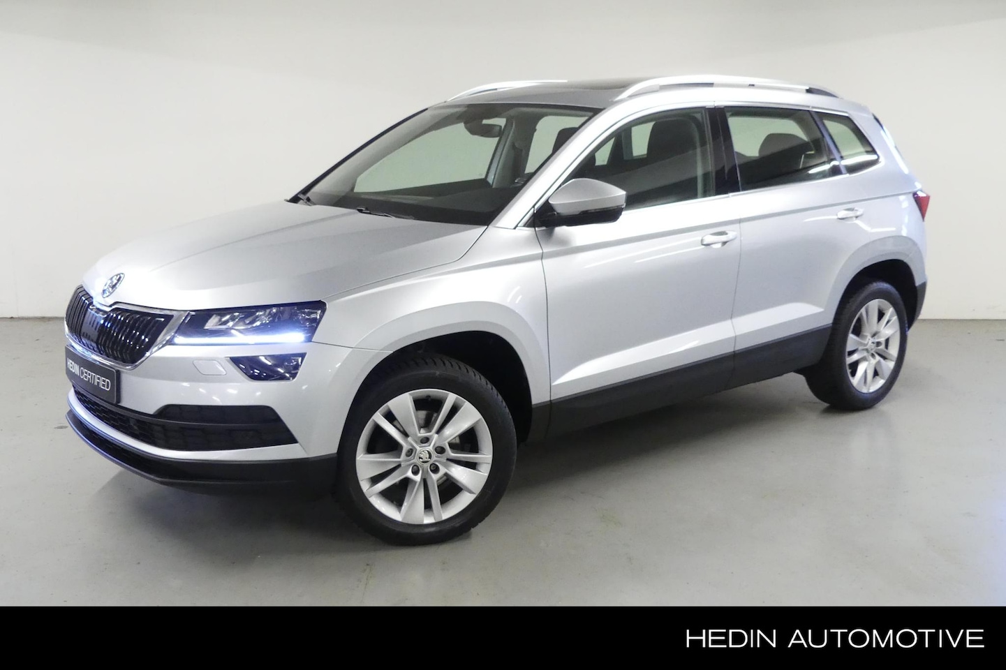 Skoda Karoq - 1.5 TSI ACT Business Edition Plus | Automaat | Panoramadak | Climatronic | Style Pakket |C - AutoWereld.nl