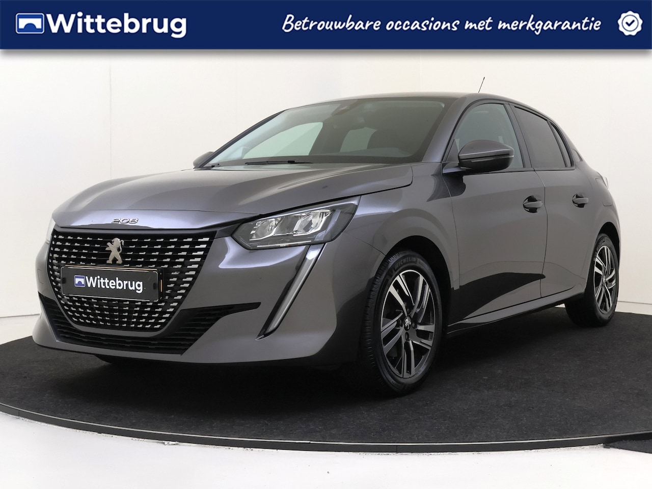 Peugeot 208 - 1.2 PureTech Allure | Parkeersensoren | Full Map Navigatie | Carplay | - AutoWereld.nl