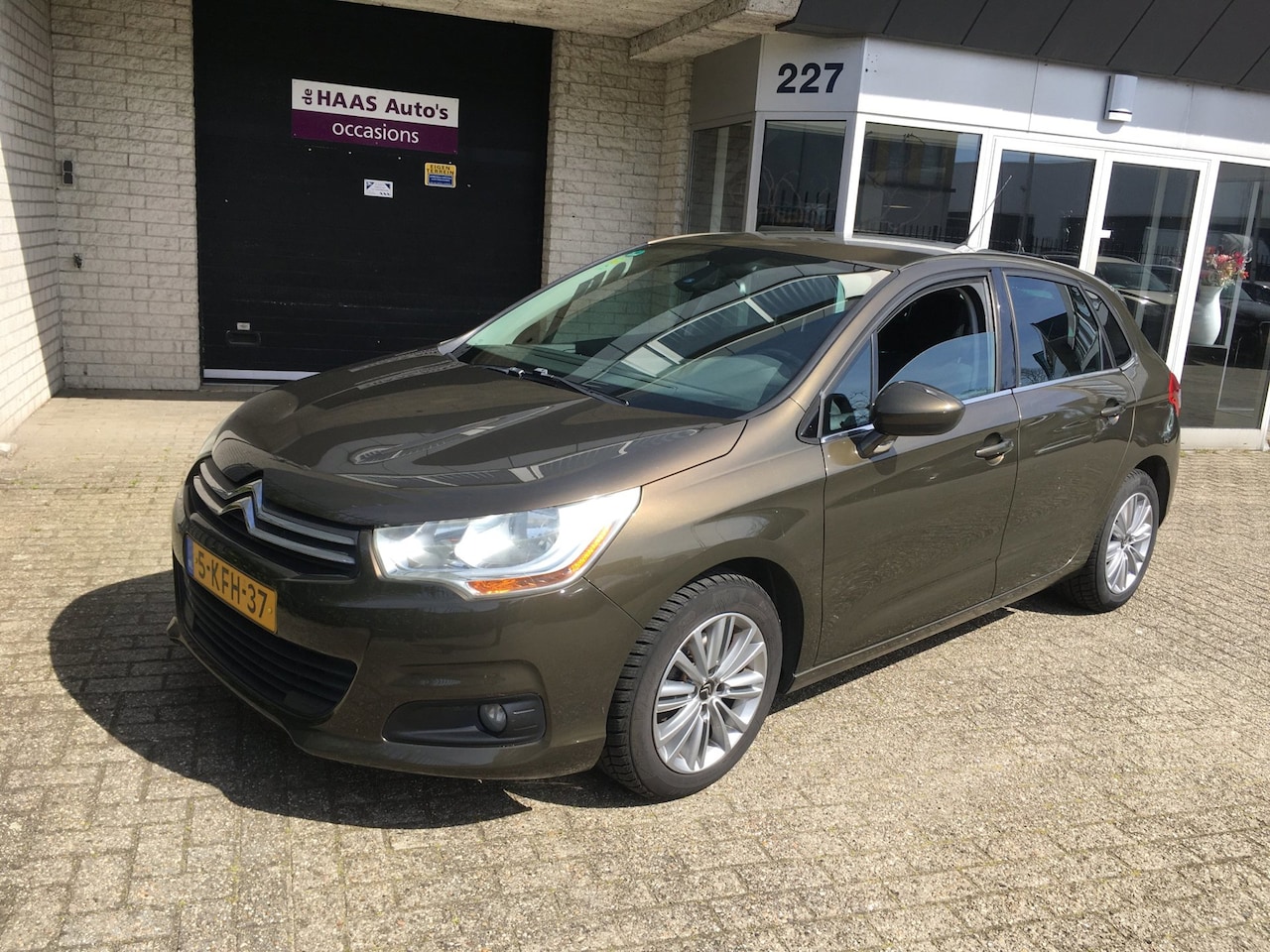 Citroën C4 - 1.6 VTi Collection / APK MAART 2027 / KM+NAP / ALU VELGEN / CLIMA / LAGE KM STAND - AutoWereld.nl