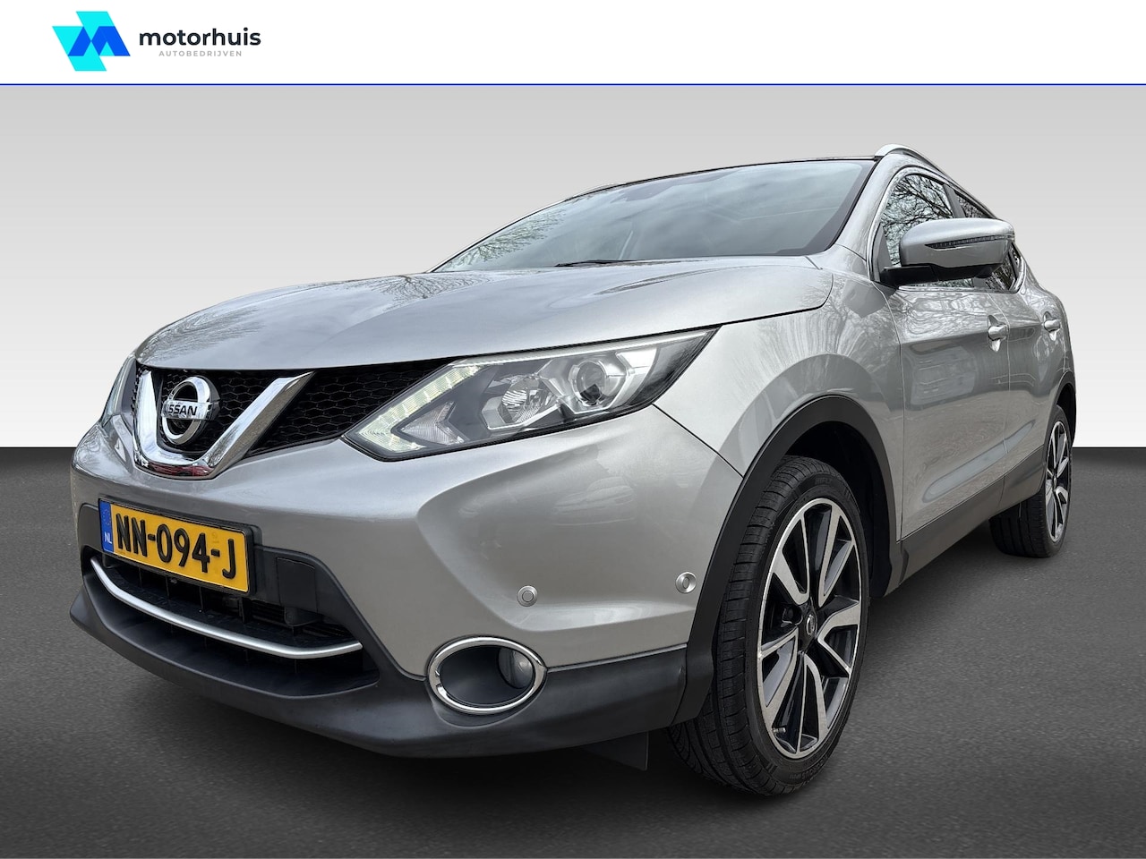Nissan Qashqai - 1.2 115pk DIG-T N-Connecta Panorama dak | Trekhaak - AutoWereld.nl