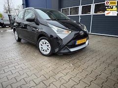 Toyota Aygo - 1.0 VVT-i x-play CAMERA CARPLAY