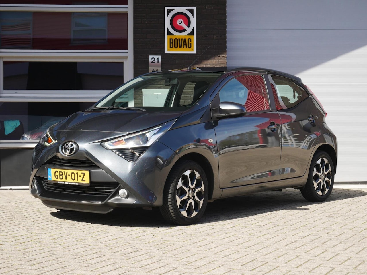 Toyota Aygo - 1.0 VVT-i x-joy Carplay| Cruise| Camera| 10J FABR Garantie - AutoWereld.nl