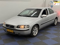 Volvo S60 - 2.4 / DEALER ONDERHOUDEN / AUTOMAAT / NETTE AUTO