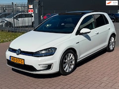 Volkswagen Golf - 1.4 TSI GTE 204PK 2015 Pano - Trekhaak