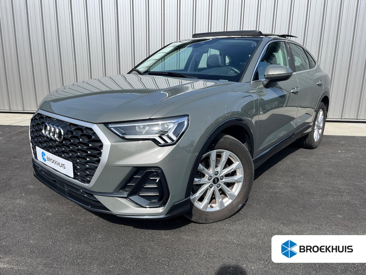 Audi Q3 Sportback - 45 TFSI e S Edition 245 pk S-TRONIC/AUTO | Achteruitrijcamera | Panoramadak | Lederen bekl - AutoWereld.nl