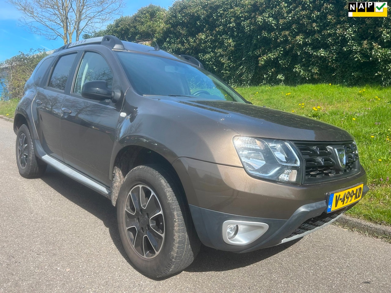 Dacia Duster - 1.5 dCi 4x2 Série Limitée BlackShadow - Grijs kenteken !! - Automaat - AutoWereld.nl