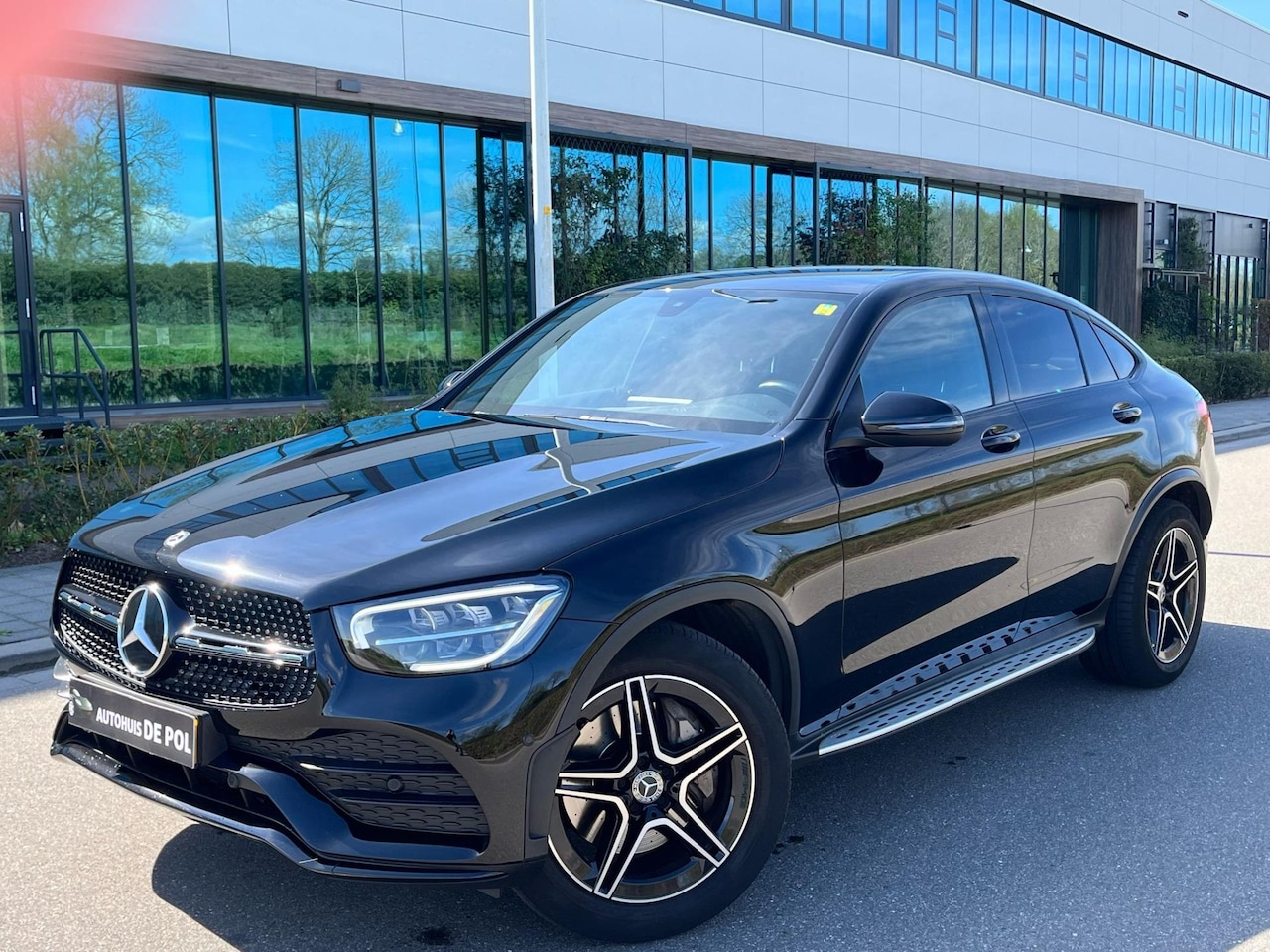 Mercedes-Benz GLC-klasse Coupé - 200 4MATIC AMG line Facelift afneembare trekhaak stoelverwarming cruise control navigatie - AutoWereld.nl