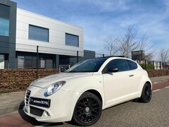 Alfa Romeo MiTo - 1.4 Impression Cruise control Panoramadak climate control stoel vw