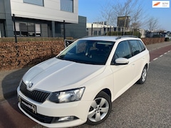 Skoda Fabia - 1.0 TSI Style Cruise-Control Airco Multimedia voorbereiding Parkeersensoren-Achter