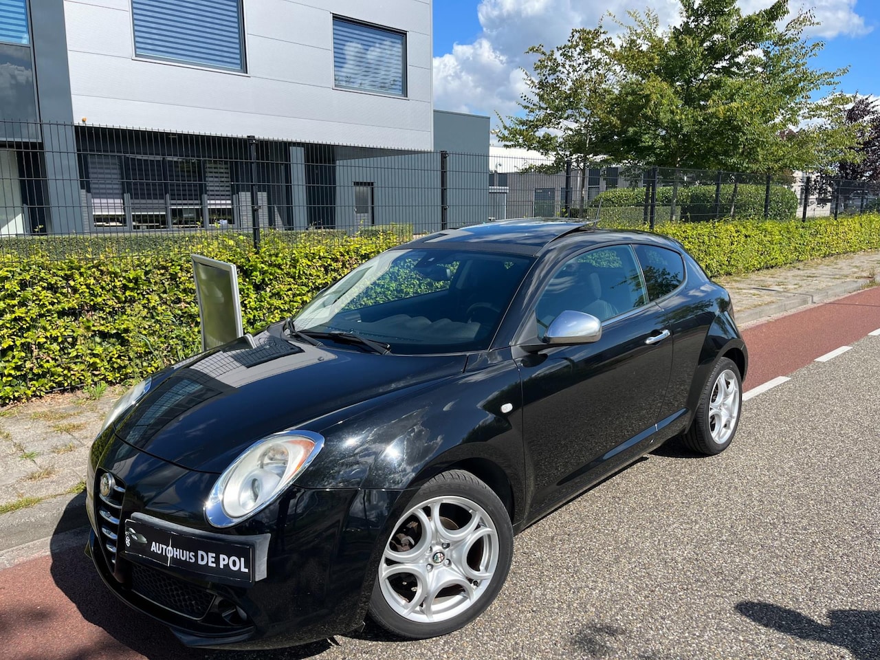 Alfa Romeo MiTo - 1.4 T Distinctive Panoramadak Airco Pakeersensor - AutoWereld.nl