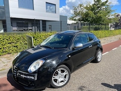 Alfa Romeo MiTo - 1.4 T Distinctive Panoramadak Airco Pakeersensor