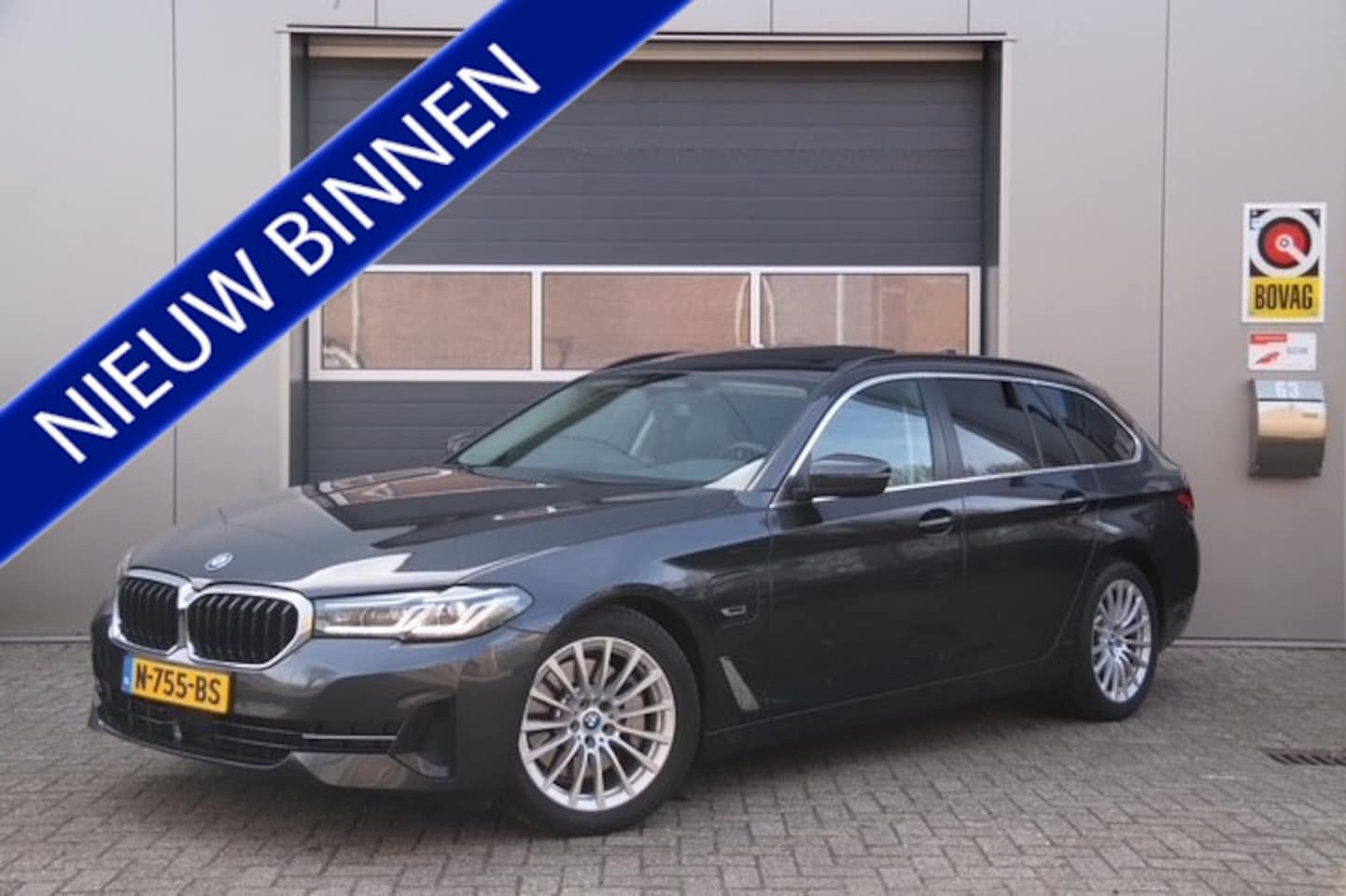 BMW 5-serie Touring - 530e Business Edition Plus 530e Business Edition Plus, Carplay, Camera, Laser, Elektr Trekhaak, Memory - AutoWereld.nl