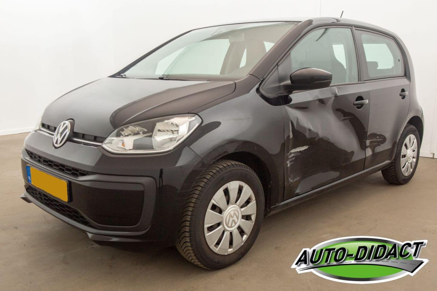 Volkswagen Up! - 1.0 BMT move up! Airco - AutoWereld.nl