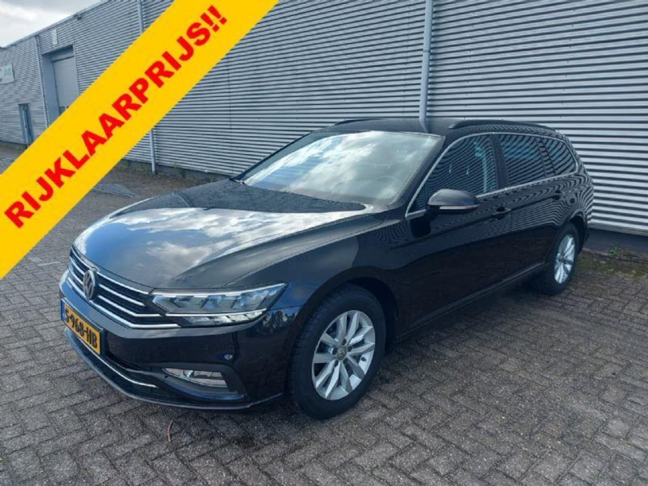 Volkswagen Passat Variant - 1.5 TSI Comfort Business Automaat, Carplay,cruise,wegklapbare trekhaak,navigatie,parkeerse - AutoWereld.nl