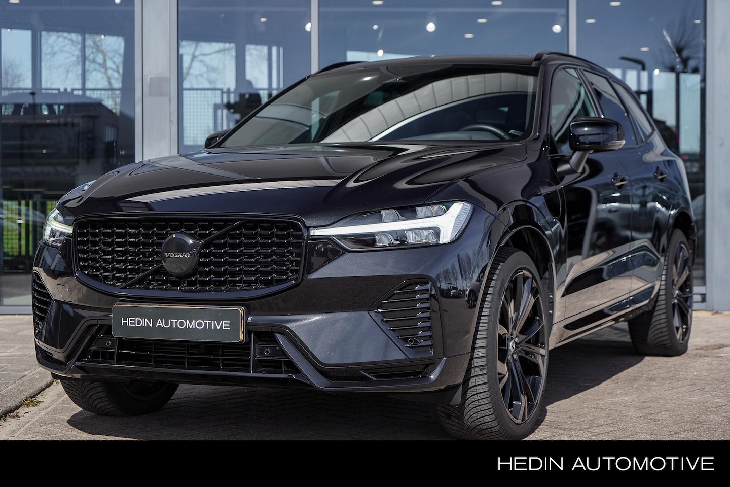 Volvo XC60 - 2.0 T6 Plug-in hybrid AWD Plus Black Edition | 2250 kg Trekgewicht | Stoelverkoeling | Tre - AutoWereld.nl
