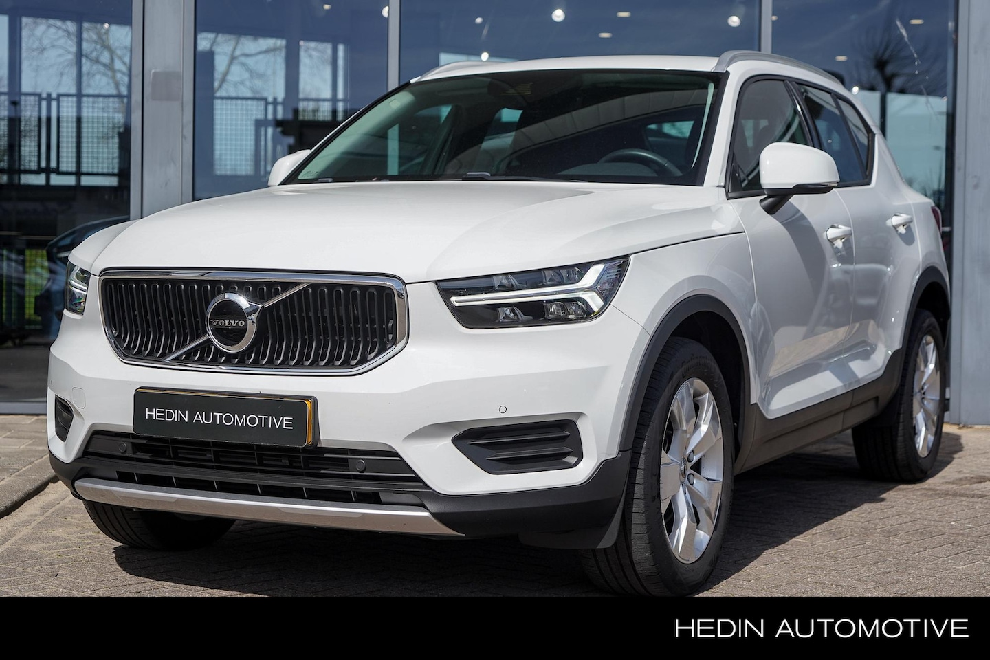 Volvo XC40 - 1.5 T2 Business Pro | Automaat | Parkeersensoren Voor & Achter + Camera | Carplay | High P - AutoWereld.nl