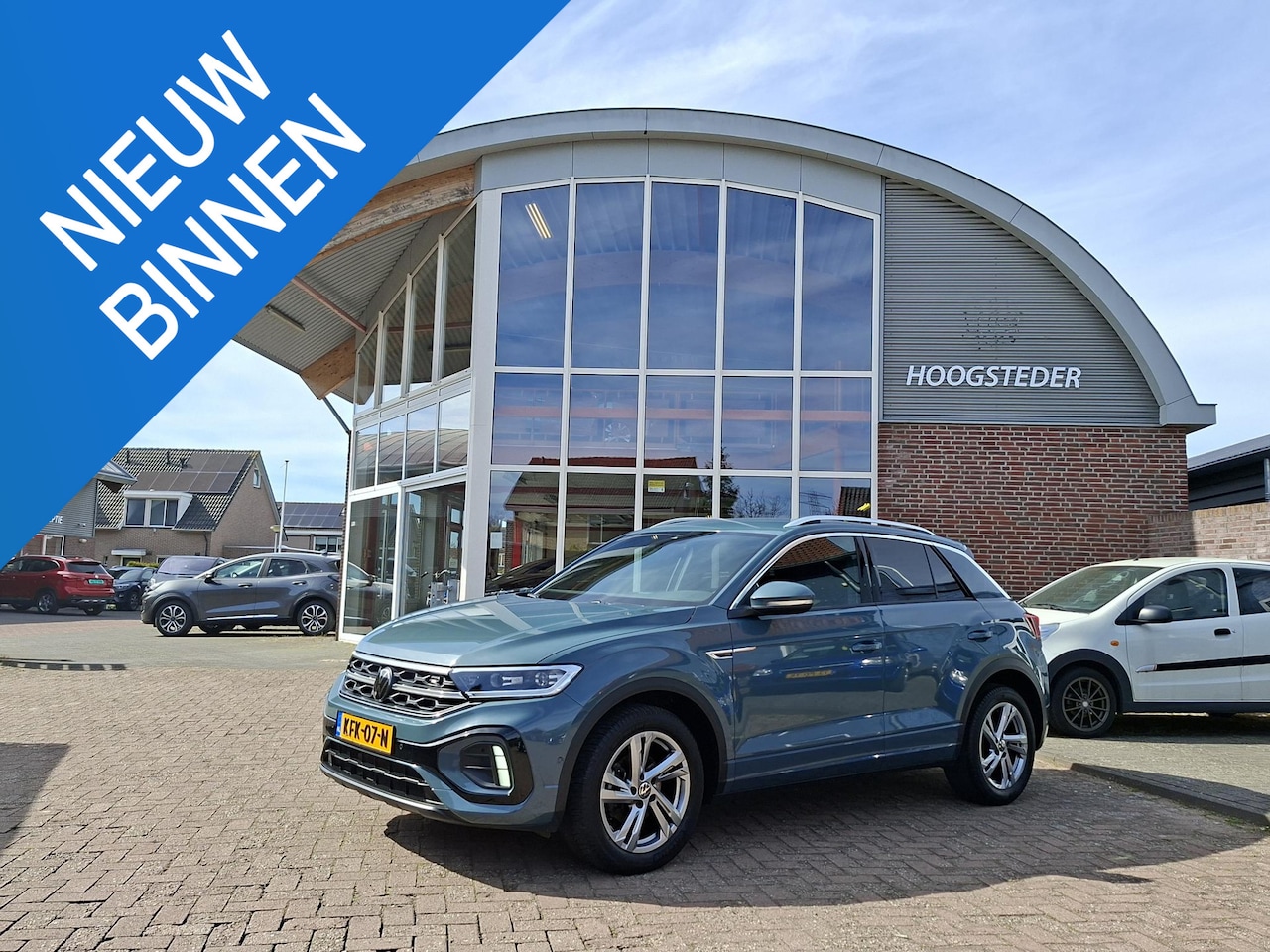 Volkswagen T-Roc - 1.5 TSI R-Line Automaat, Carplay, trekhaak, cruise - AutoWereld.nl