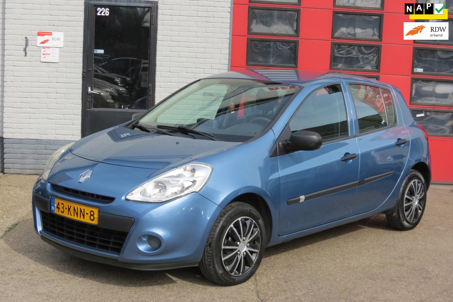 Renault Clio - 1.2 Special Line 1.2 Special Line , Airco ,Navigatie, 5 Deurs - AutoWereld.nl