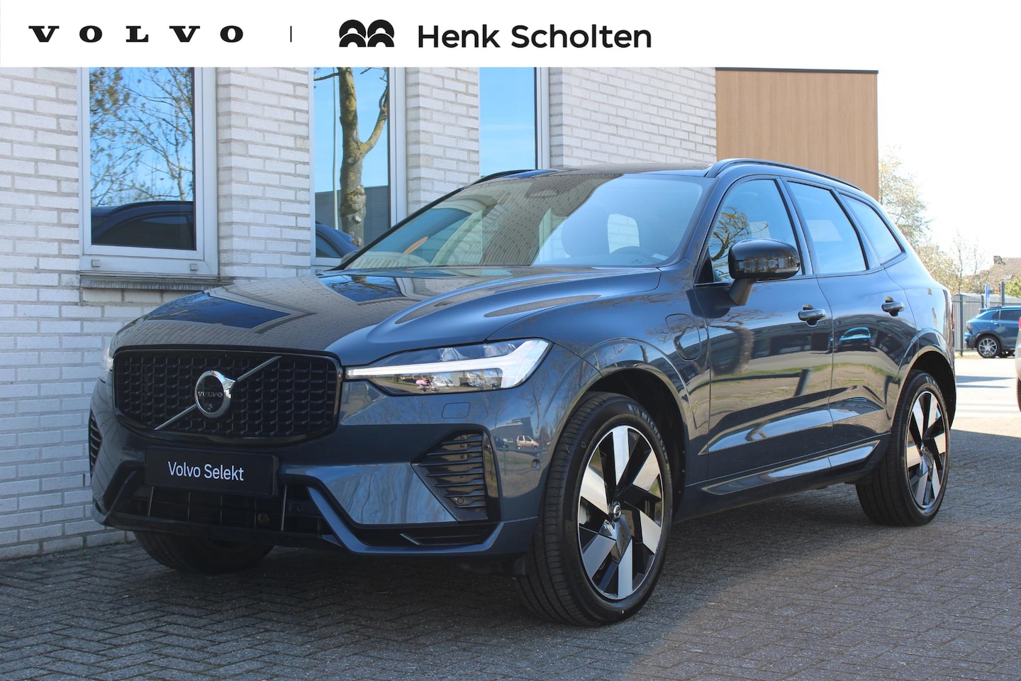 Volvo XC60 - 2.0 T6 Plug-in hybrid AWD Ultra Dark | Panoramadak | Voorin automatische verstelbare stoel - AutoWereld.nl