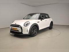 MINI Cooper - 5-deurs Automaat / Driving assist / LED / Cruise / Climate / PDC / Navigatie / Alu wielen