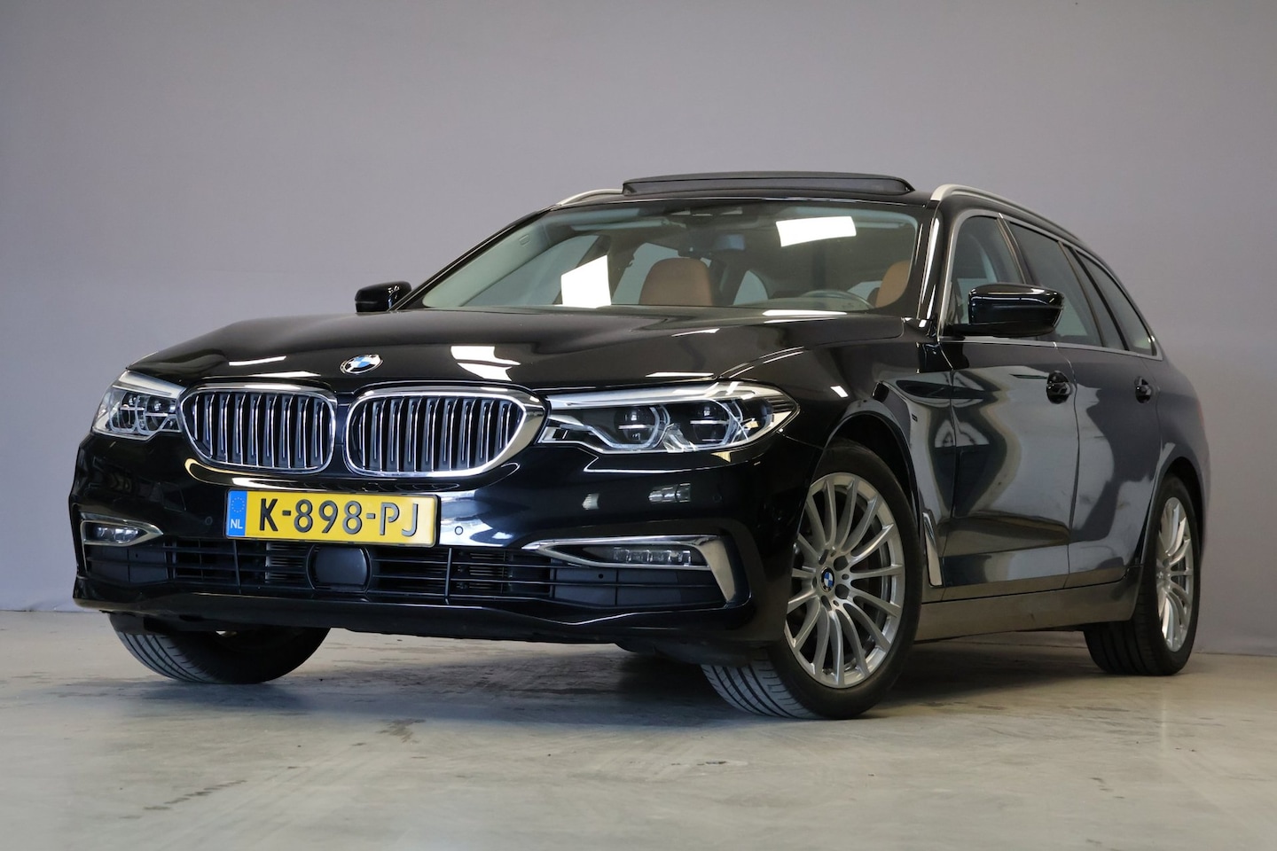 BMW 5-serie Touring - 530i High Executive |Panorama|HUD| - AutoWereld.nl