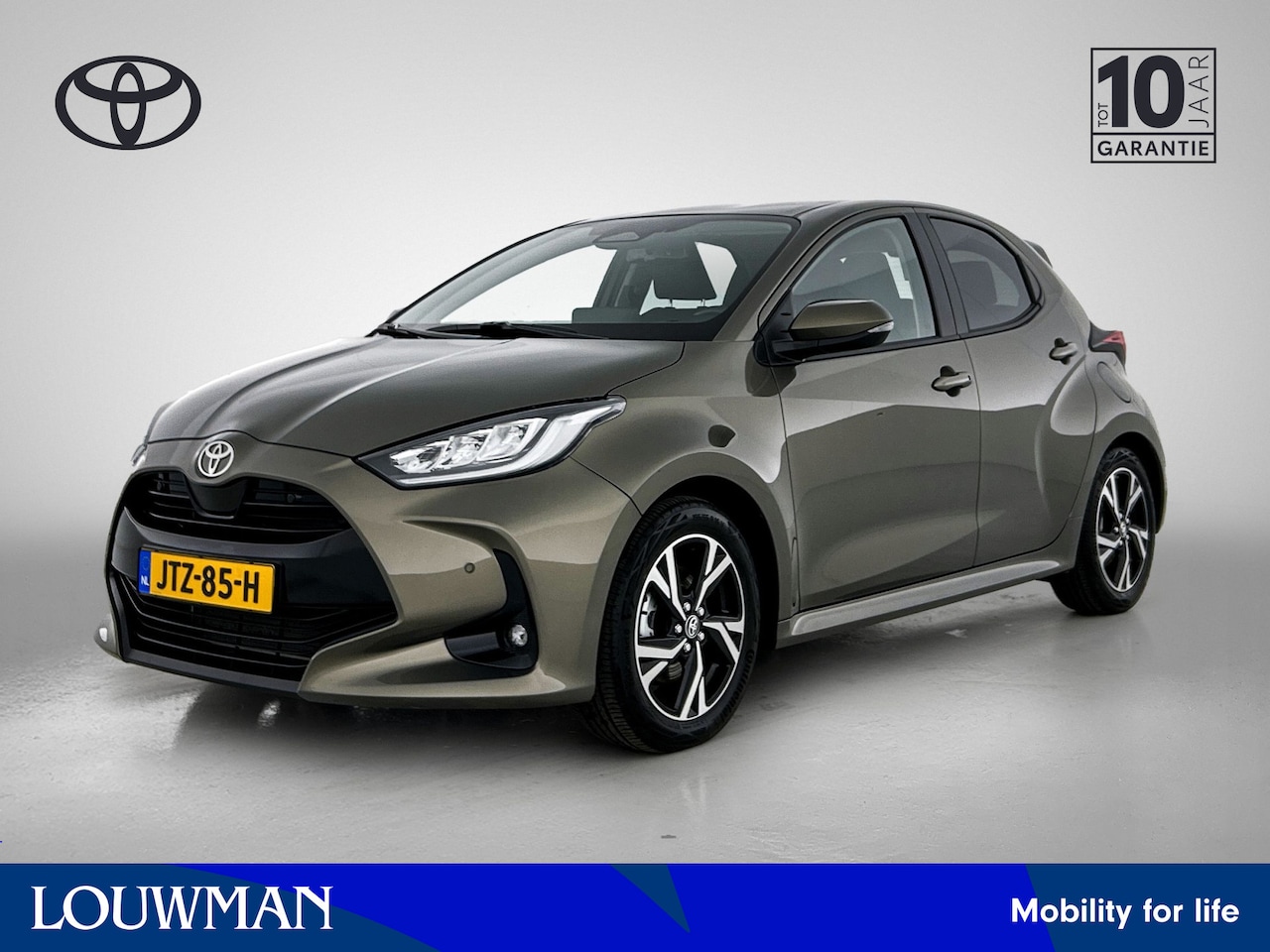 Toyota Yaris - 1.5 Hybrid 115 First Edition | Apple Carplay/ Android Auto | Blind Spot Monitor | Parkeers - AutoWereld.nl