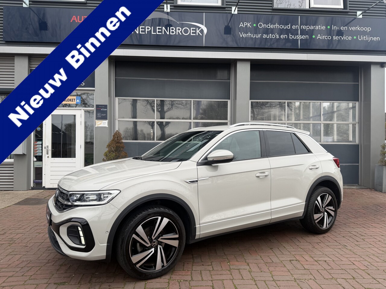 Volkswagen T-Roc - 1.5 TSI R-Line Bj 2024 km 24.000 Nap 1e eigen Dealer onderhouden 150pk - AutoWereld.nl