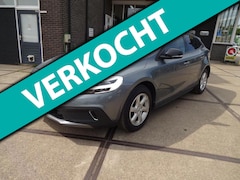 Volvo V40 Cross Country - 2.0 T3 Summum