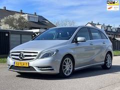 Mercedes-Benz B-klasse - 180 Ambition Automaat*Leder*Navigatie*Cruise*NAP*Airco*Xenon*LM velgen