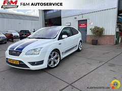 Ford Focus - 2.5-20V ST Distributie, koppeling, banden remmen zijn vervangen