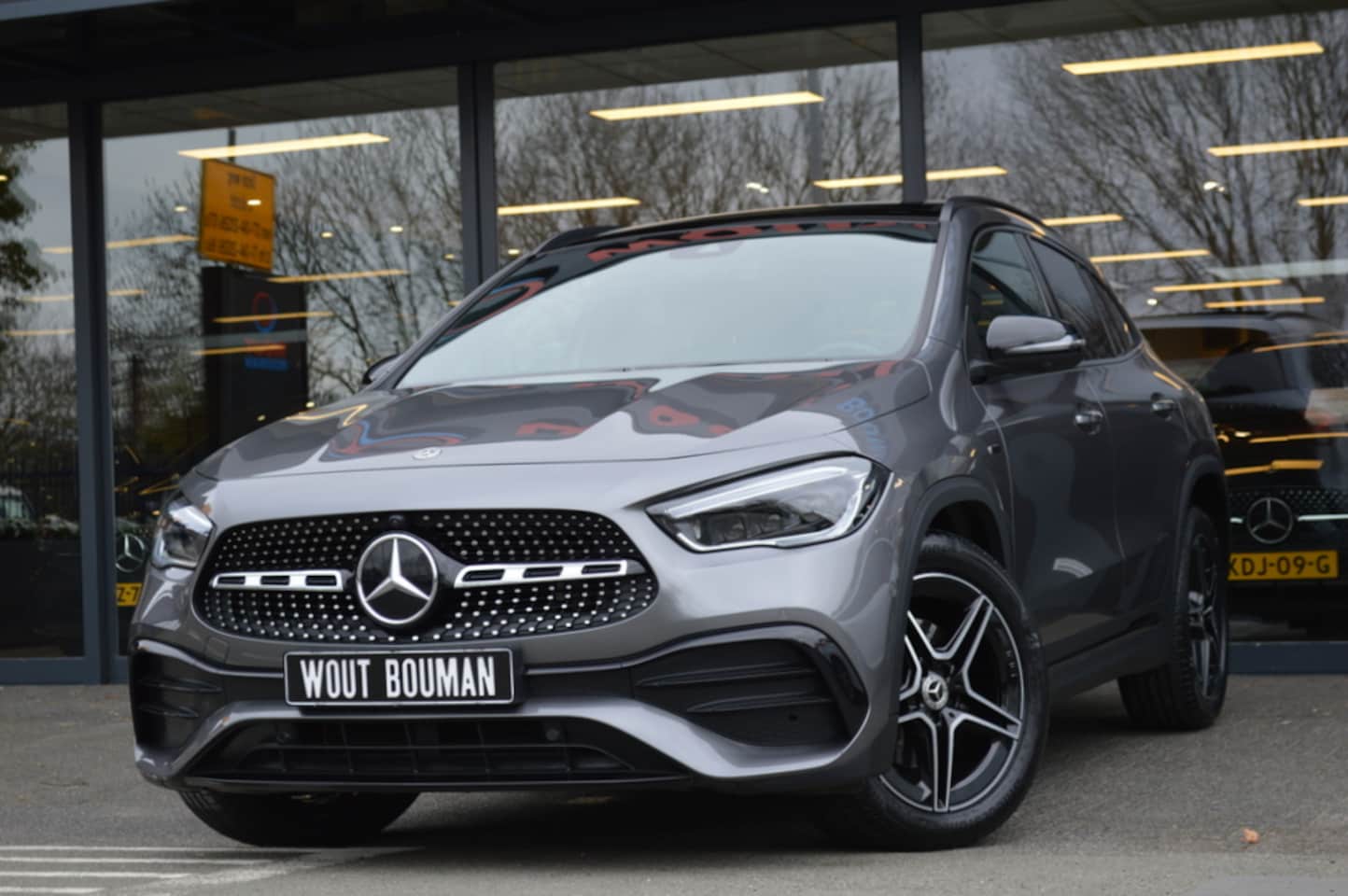 Mercedes-Benz GLA-Klasse - 250 e AMG Led Panorama Memory Camera 360 Night Trekh Keyless Pdc - AutoWereld.nl