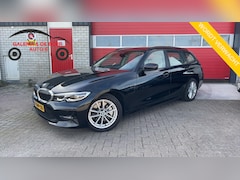 BMW 3-serie Touring - 330e Business Edition Plus SPORTSTOELEN / FULL LED / SOH 89% / CARPLAY / DAB+ / CREME LEDE