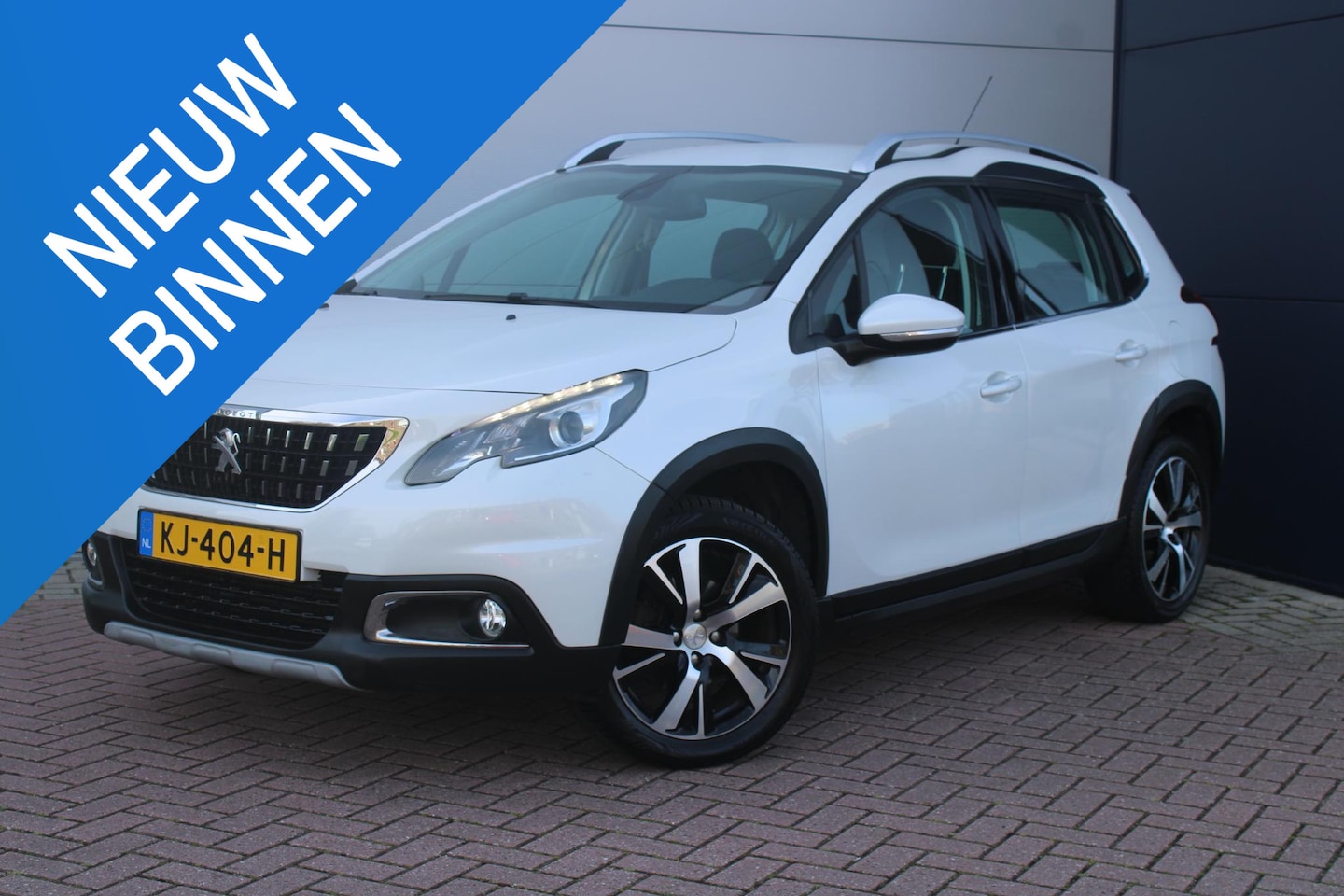 Peugeot 2008 - 1.2 PureTech Allure TREKHAAK - NAVIGATIE - AutoWereld.nl